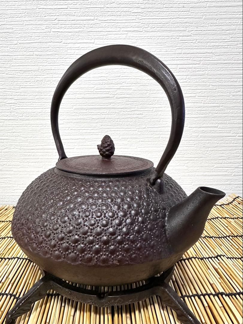 ほぼ未使用、美品　岩手県奥州水沢幸工芸　現代の名工 佐藤勝久造　１５型　南部鉄瓶
