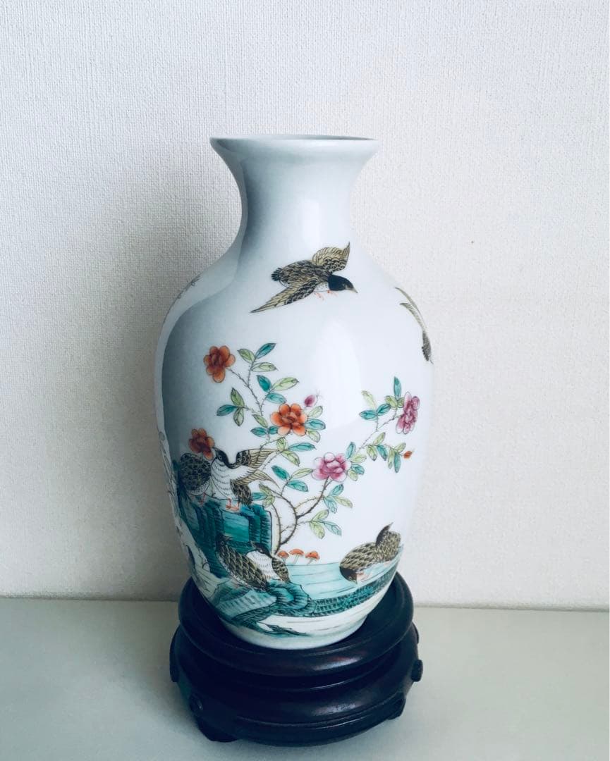 清朝乾隆宮廷琺琅彩竹菊鹌鹑图瓶 稀少芸術珍品 （上海博物館監製）