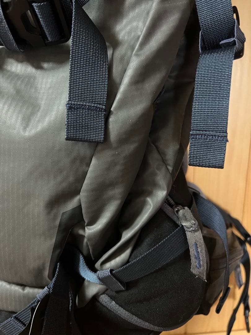 Burton ［ak］インクライン 20Lバックパック