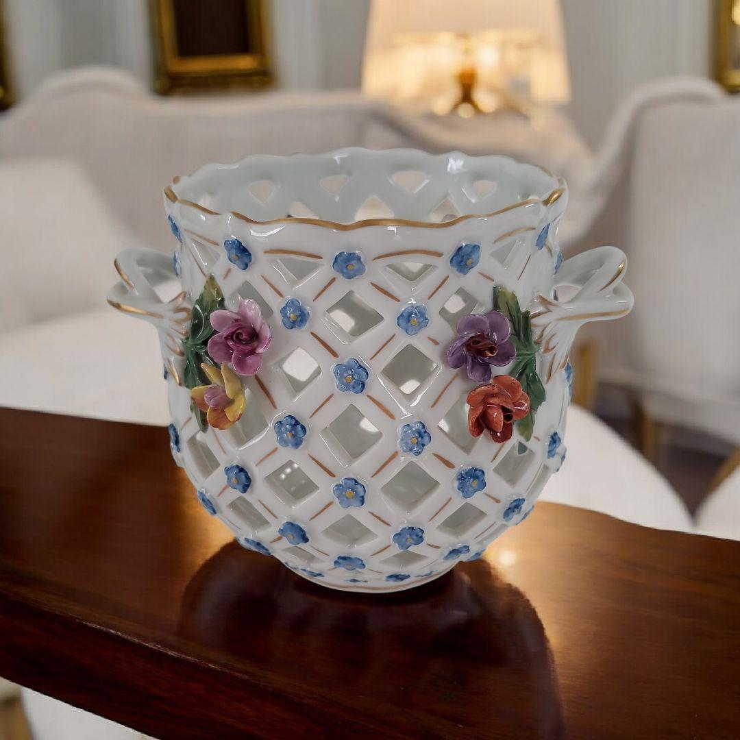 ☆希少　ドレスデン　ドイツ　磁器製　　ヴィンテージ　格子花瓶　高さ12cm