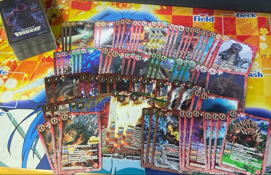バトスピ ゴジラ　デッキ　スリーブ、パーツ大量デッキケース付き　コラボバトル