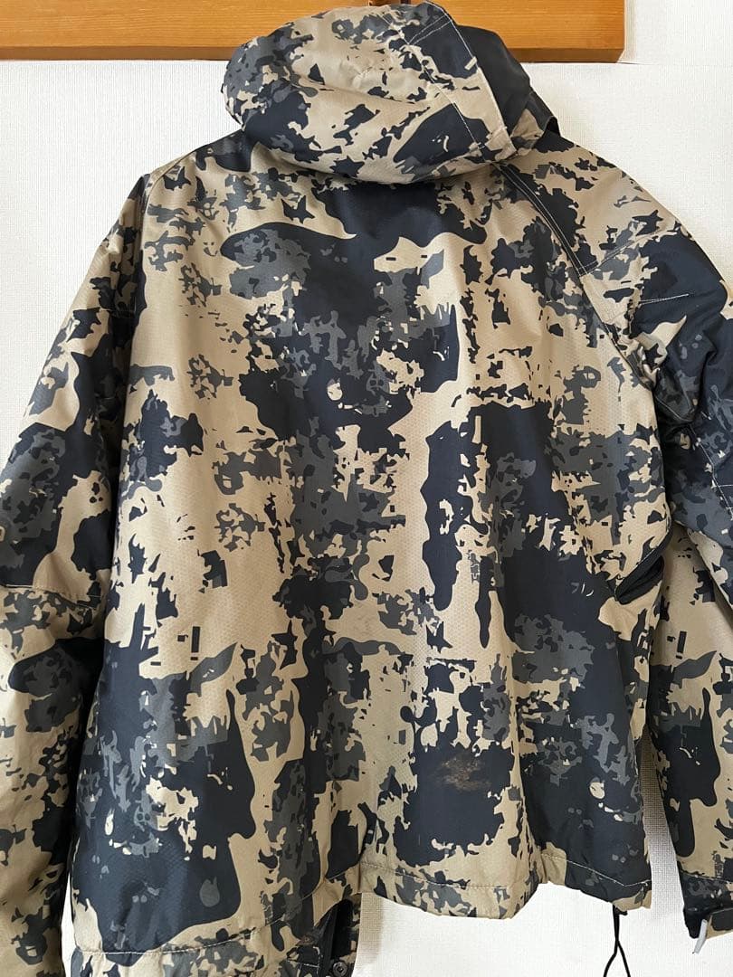 Burton スノーボードウェア　メンズ　迷彩柄