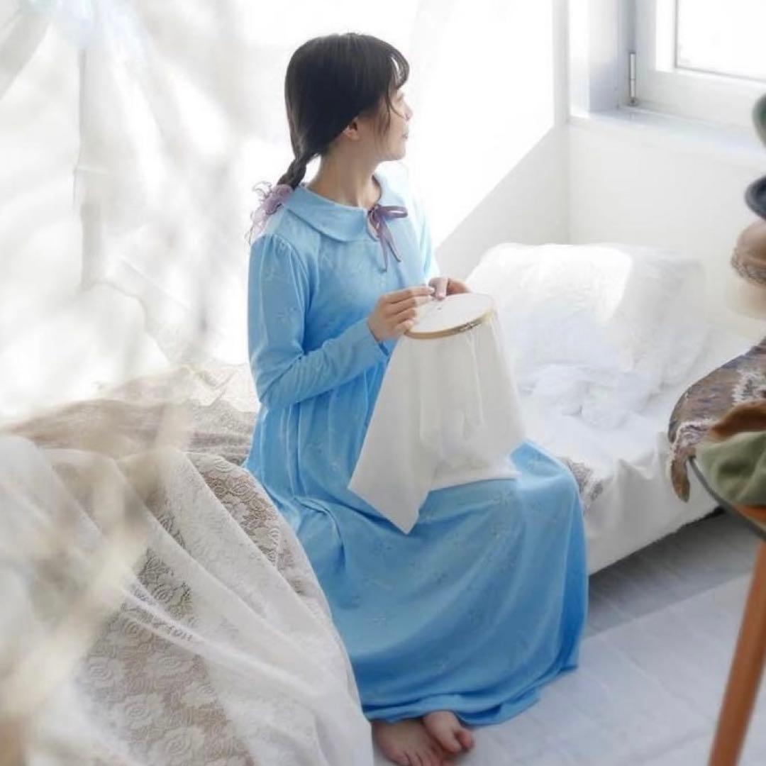 ジブリ　ハウルの動く城 星の光に染まるワンピース　クローゼット