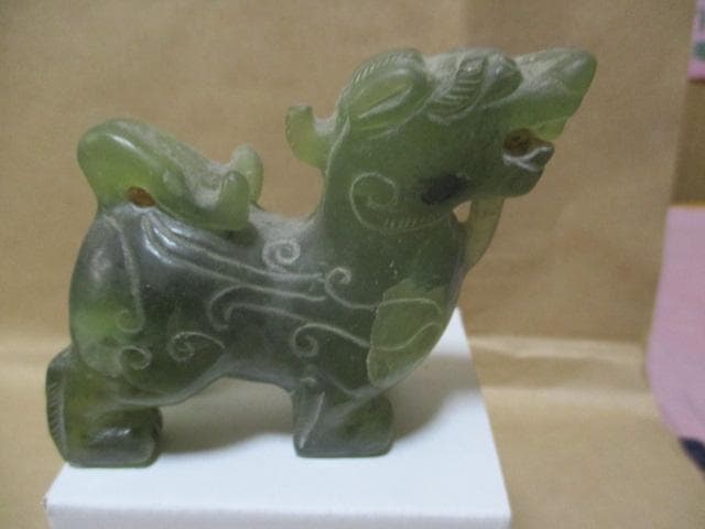 翡翠の可愛い獅子　I39-2