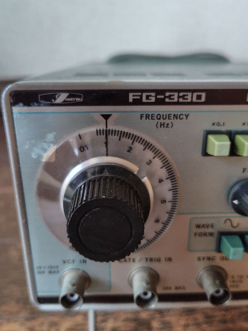 IWATSU ファンクションジェネレーター　FG-330