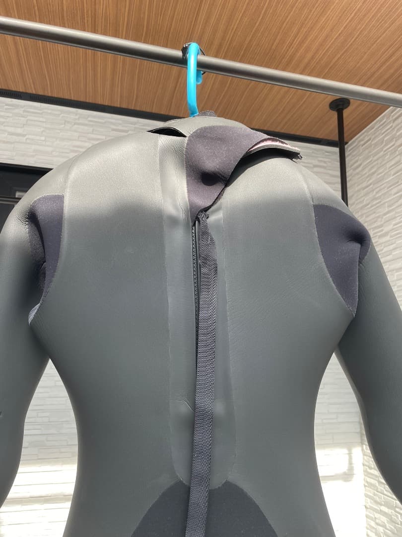 DOVE セミドライ　ウェットスーツ　ブラック