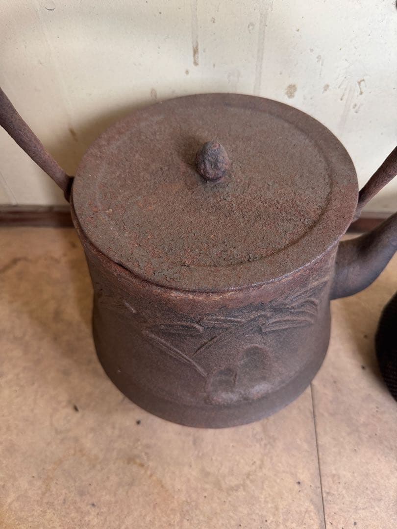 全部で伝統的な日本の鉄瓶セット