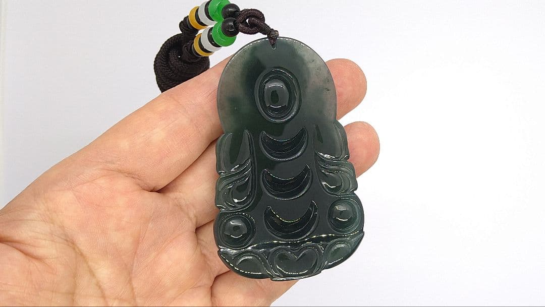 未使用　本翡翠　天然石　菩薩　仏様　除災　彫刻　ネックレス　鑑別書付２点付