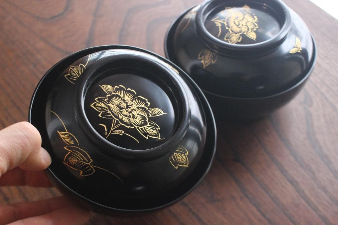 極小保管傷1箇所のみ！時代黒漆に牡丹沈金の映えるお椀２点（検輪島塗沈金椀