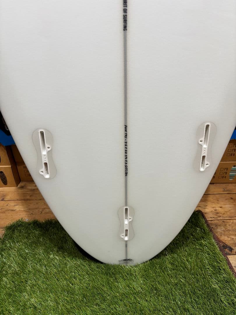 アロハ　サーフボード　ファンボード　FUN TRI 7.6 ALOHA