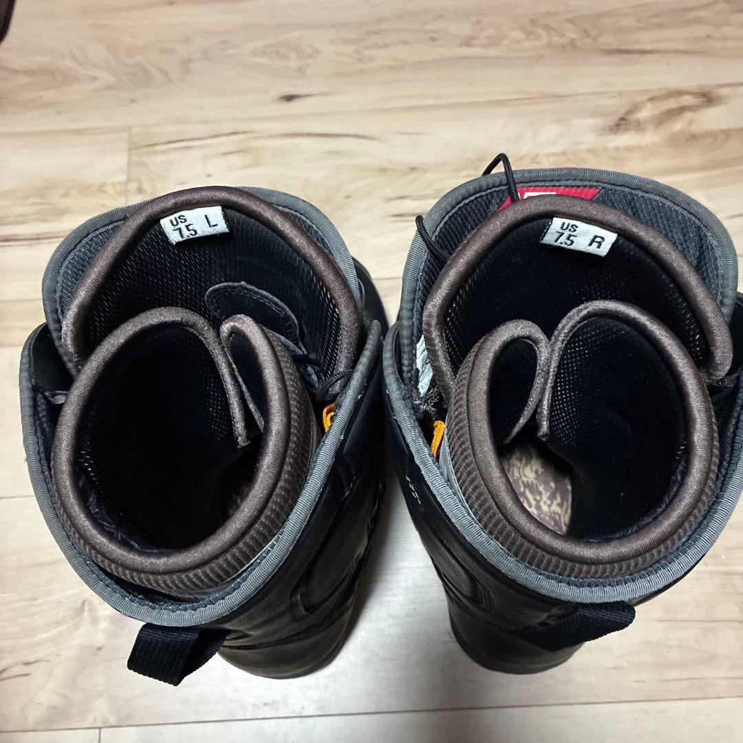 スノーボードブーツ USサイズ15 黒 ＶＡＮＳ