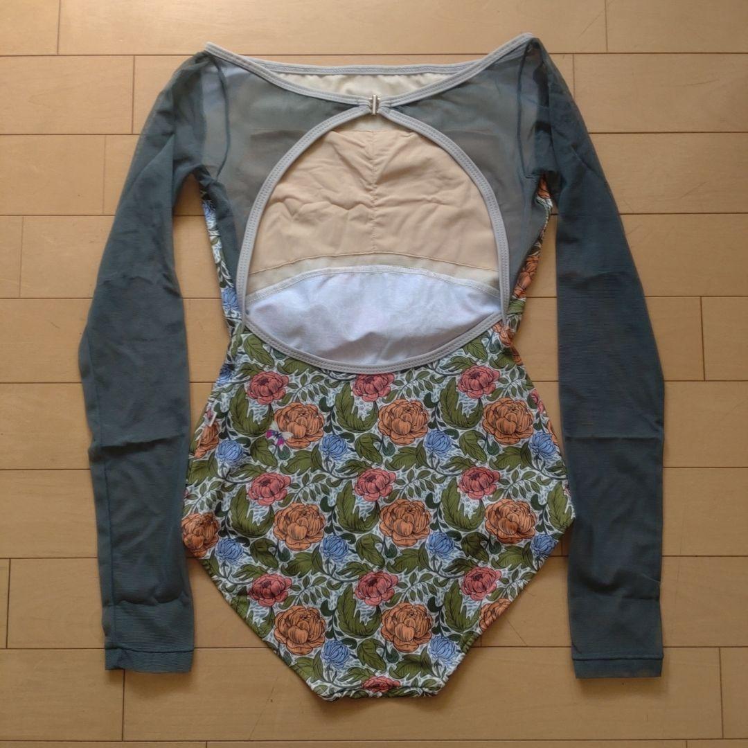 《cocoポニョ》【unoa】花柄猫プリント長袖レオタード