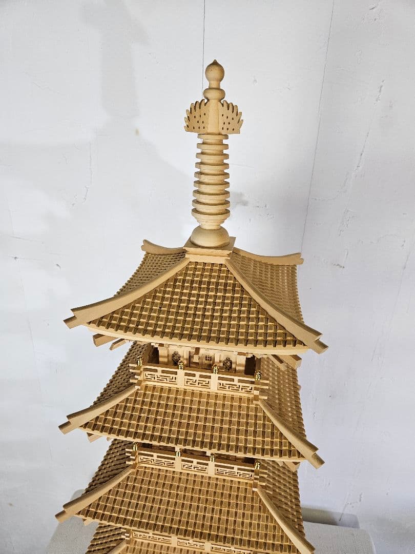 彫刻家 黄賢富 作 五重塔 総檜製 緻密彫り 木製 天然木 置物 オブジェ 大型