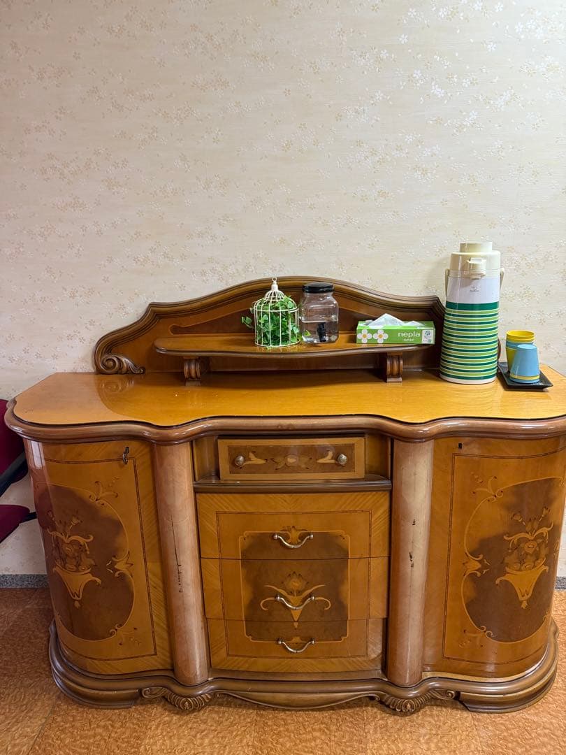 高級ヴィンテージイタリア製キャビネットセット - 独自の美と歴史を持つ家具