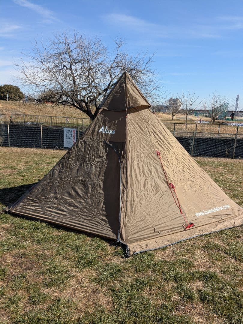 訳あり　luxe（ルクセ）　メガホーンⅢシェルター　ワンポールテント