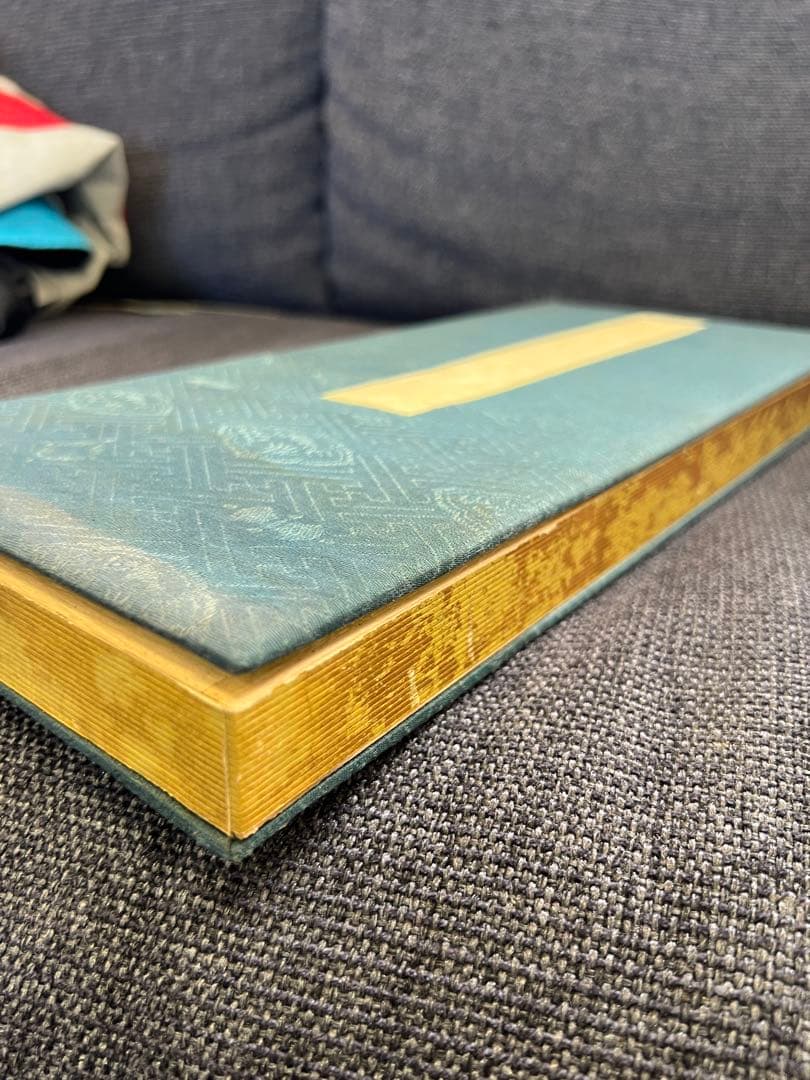 蔵出　短歌 和歌 古筆 料紙 美麗装飾 書道 木箱入り 骨董品 コレクション　書