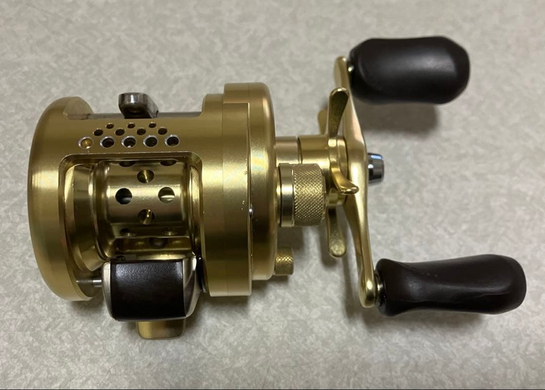 リール SHIMANO CALCUTTA CONQUEST 50