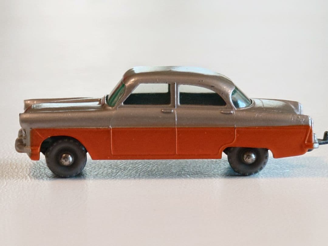 MATCHBOX 　No.33 FORD ZODIAC