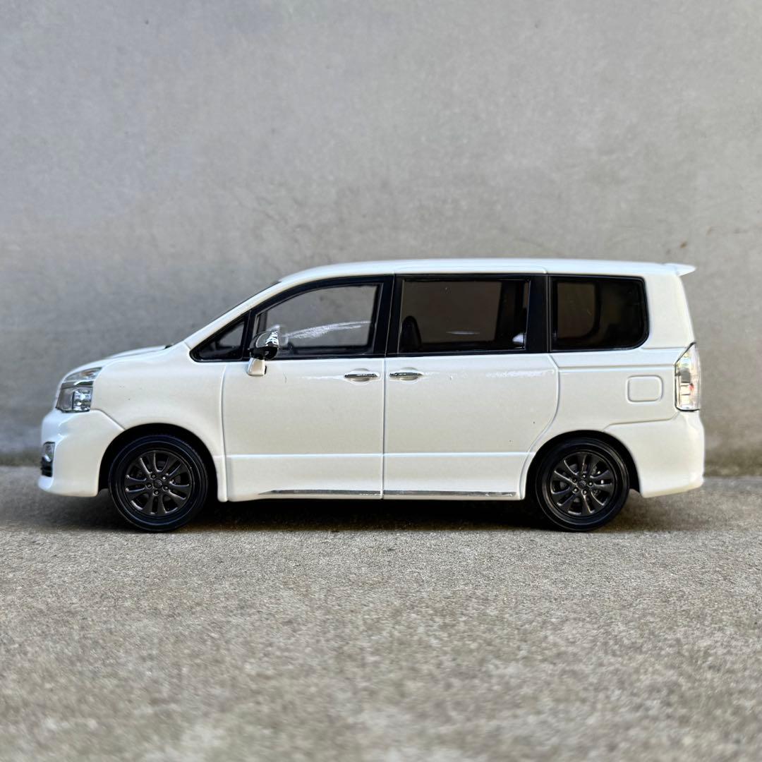 70 後期 ヴォクシー カラーサンプル ミニカー