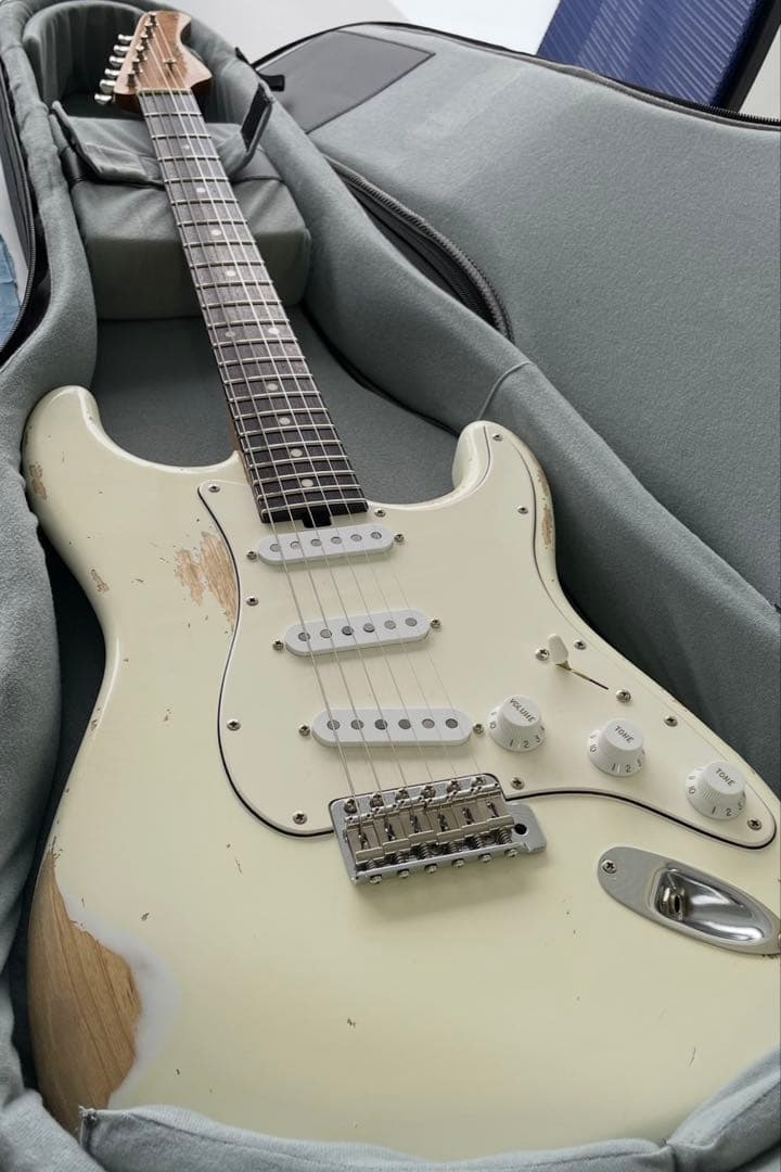 Red house guitars オーダーストラトタイプ