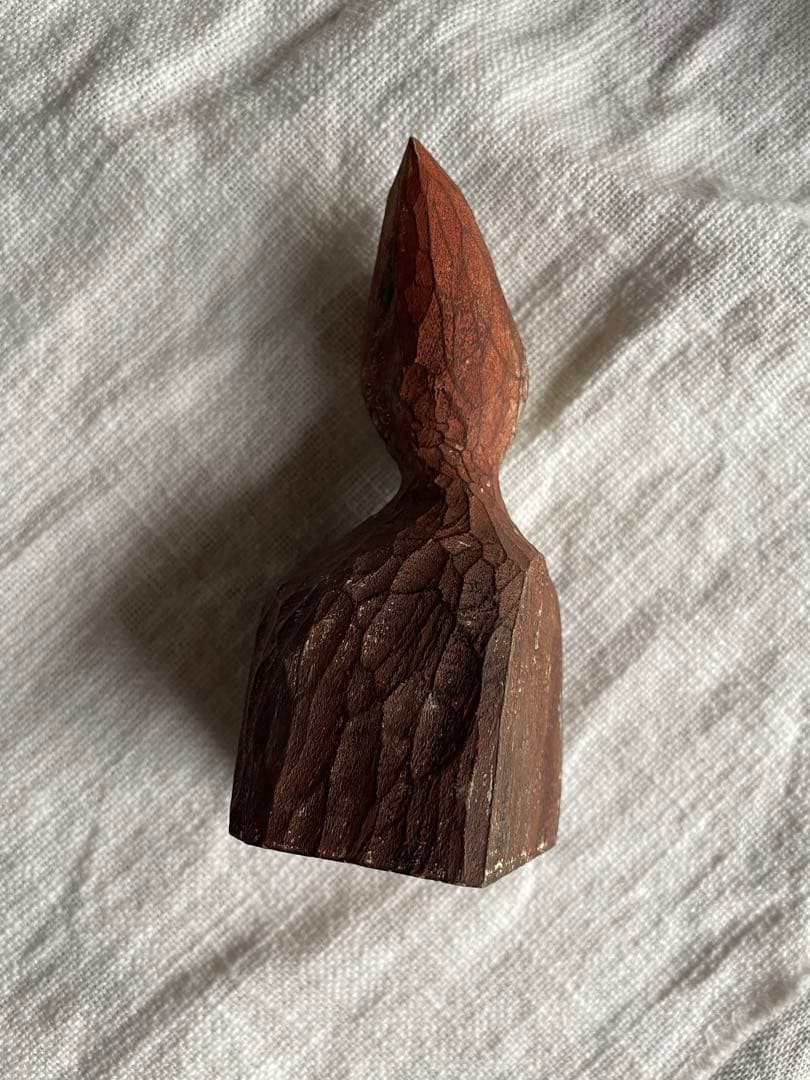 クロヌマタカトシ 木彫人物像