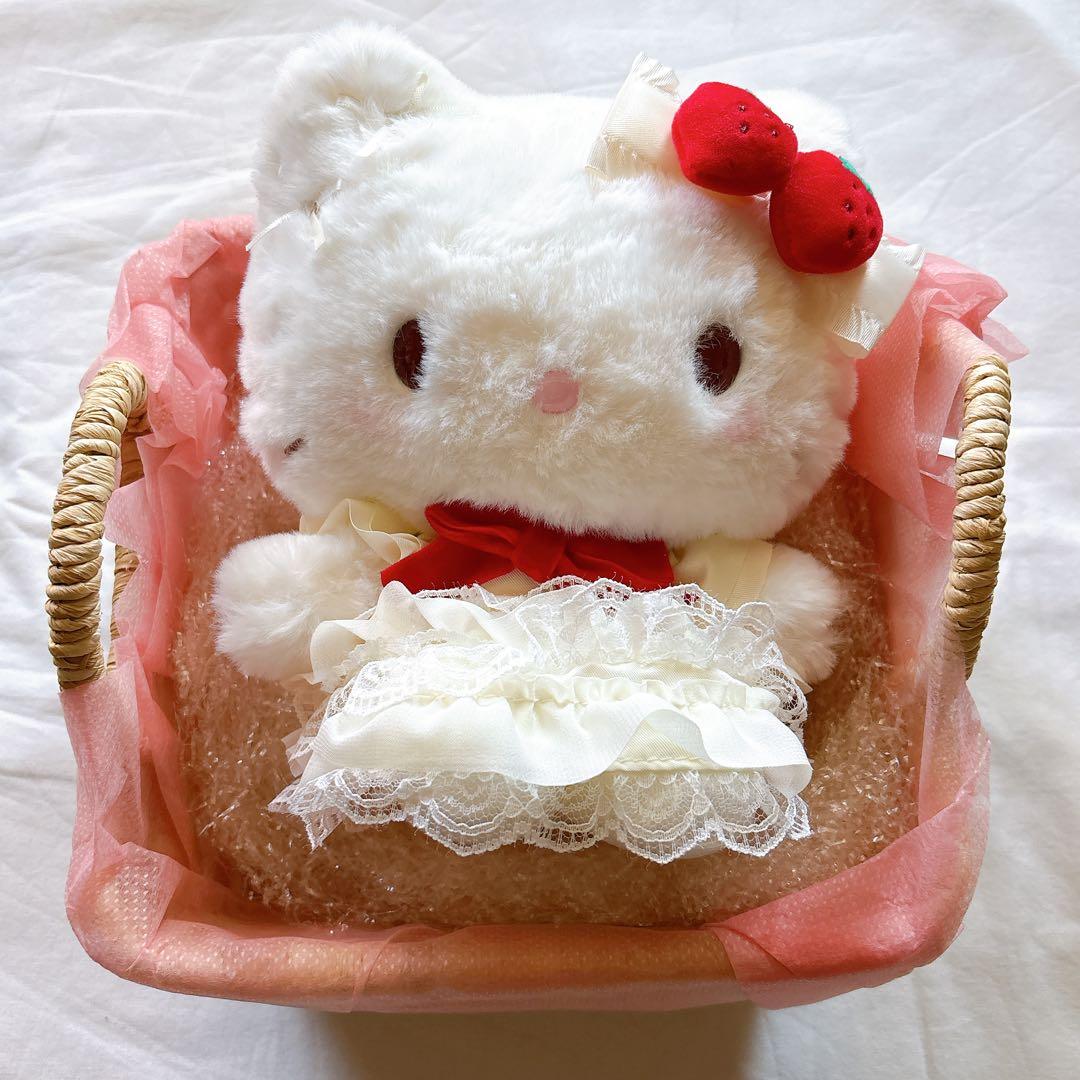 キティちゃん　ぬいぐるみ　ティアラキティ/ショートケーキ/世界のハローキティ