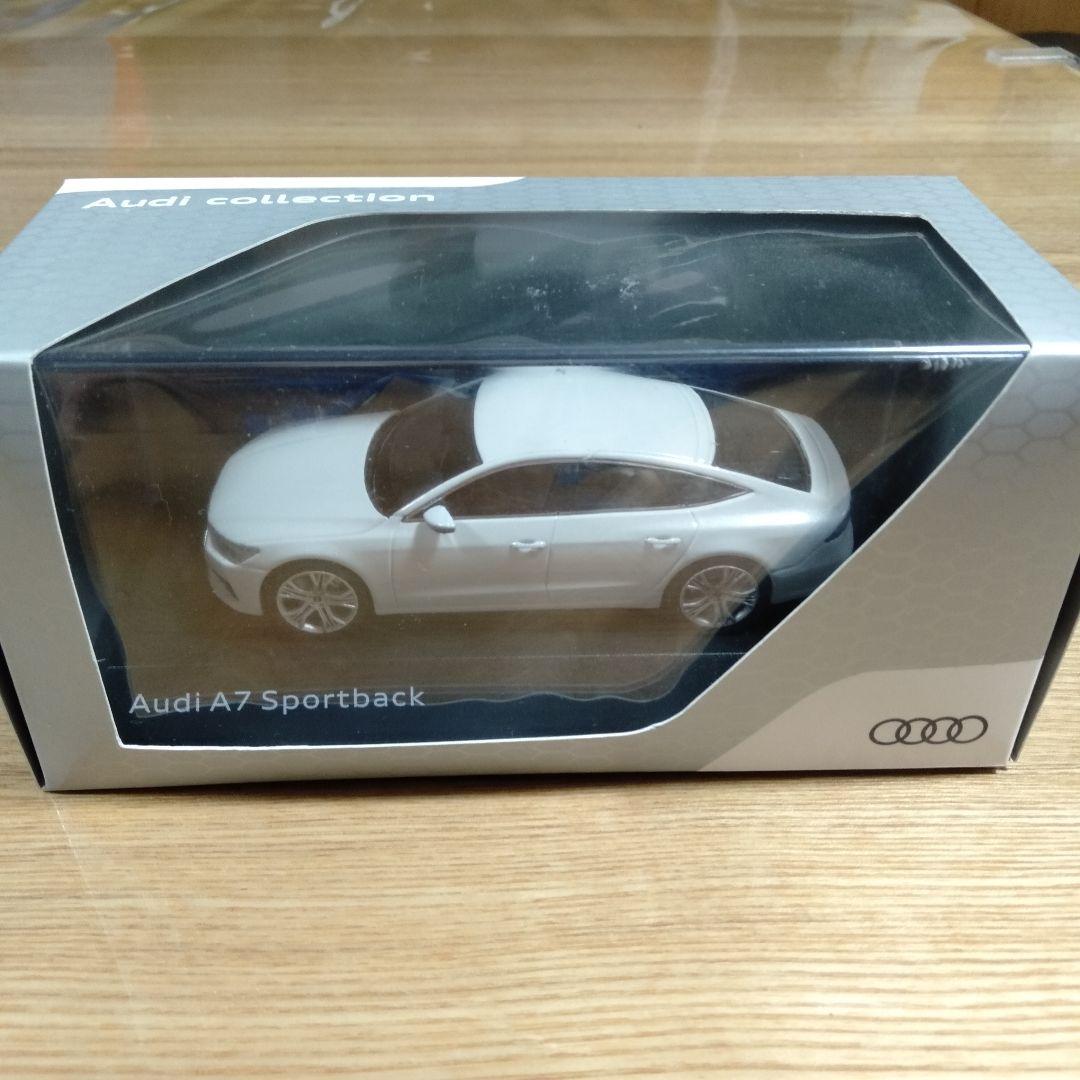 1/43 アウディ Audi A7 スポーツバック Audi 廃番 ケース 箱