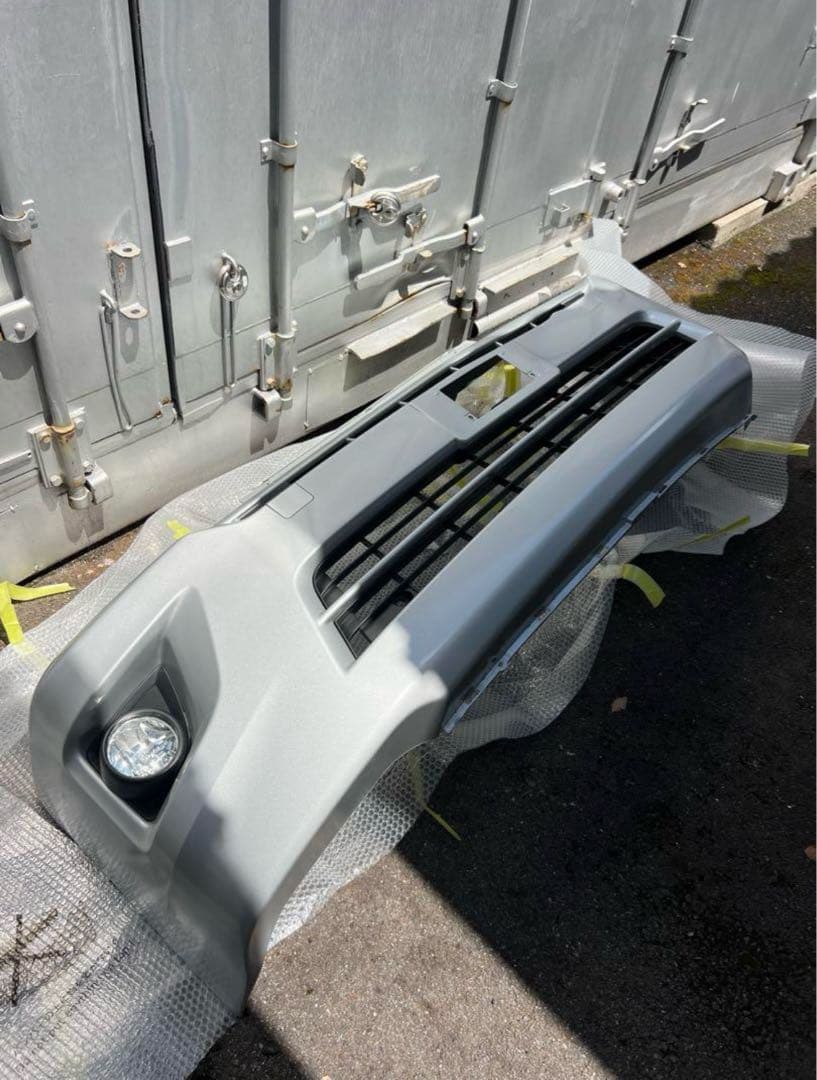 ハイエース200系　3型ワイド（後期）　純正パーツ