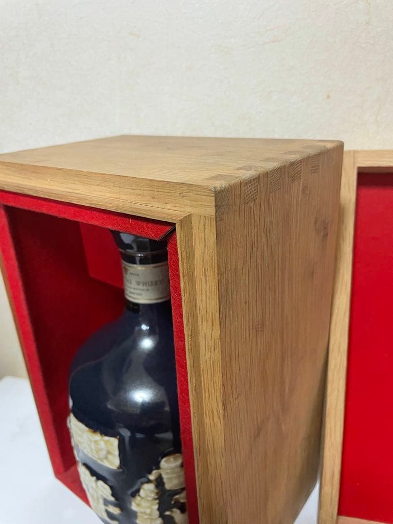 サントリー有田焼空き瓶や空箱