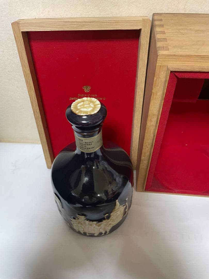 サントリー有田焼空き瓶や空箱