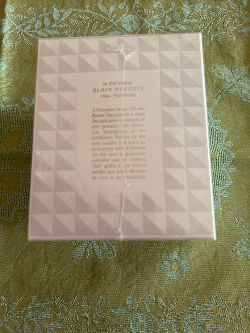 KUSMI TEA クスミティー　テ　ブラン　アラン　デュカス