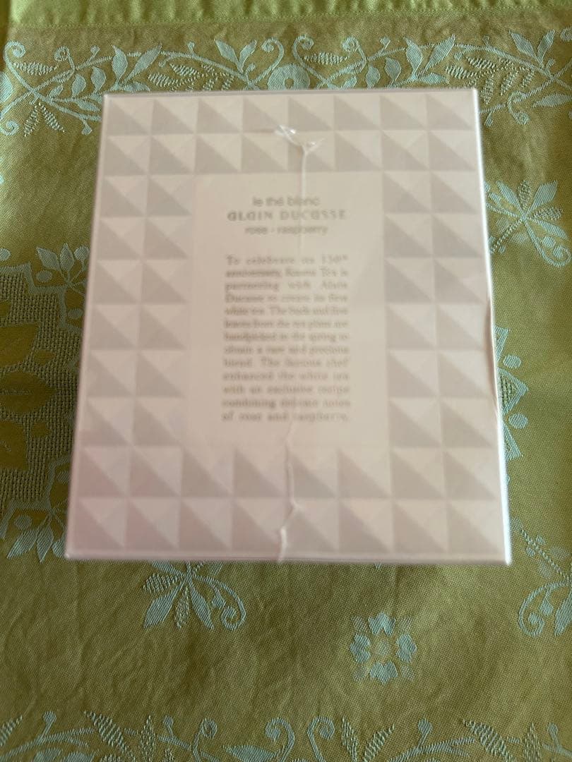 KUSMI TEA クスミティー　テ　ブラン　アラン　デュカス