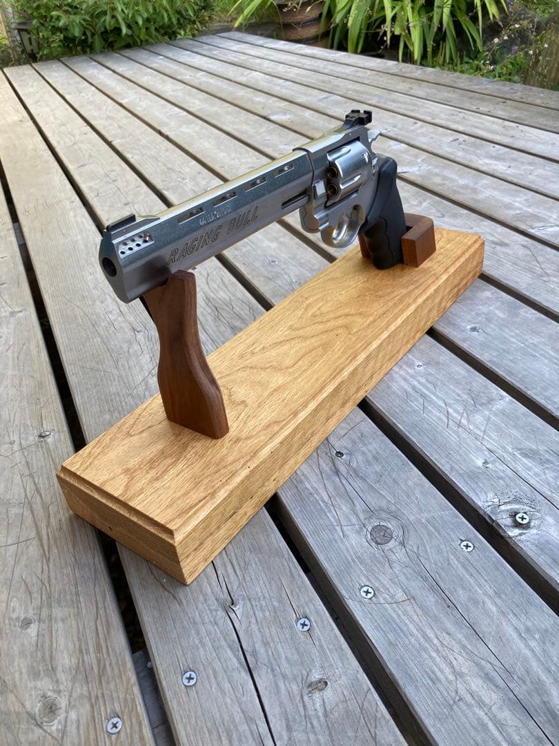 Taurus Raging Bull マルシン製のGun Standガンスタンド