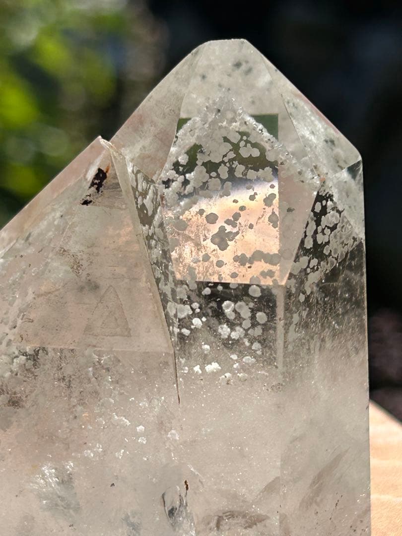 ホワイトファントムクォーツとても珍しい存在感のある石　希少価値‼️大特価SALE