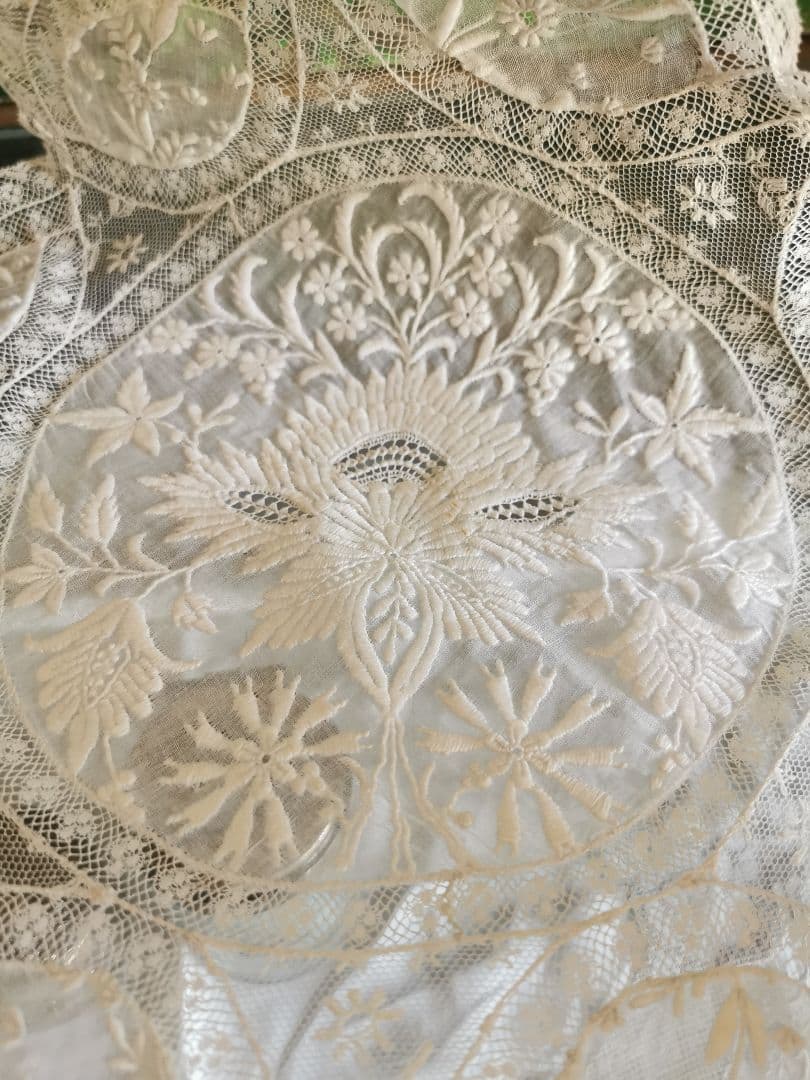 アンティークフランス ノルマンディーレース 花型ドイリー アイリッシュリネン風