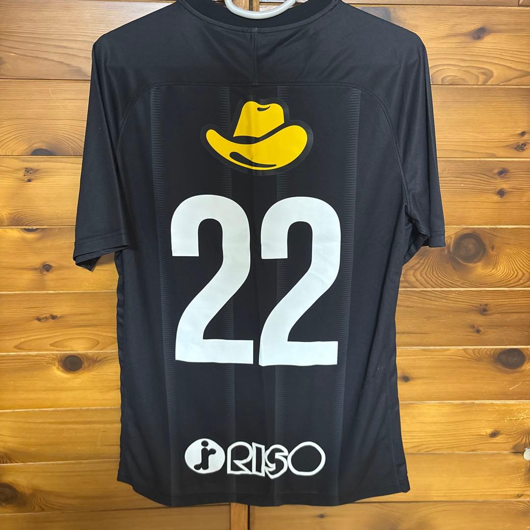 鹿島アントラーズ　トレーニングトップユニフォーム 黒　背番号22