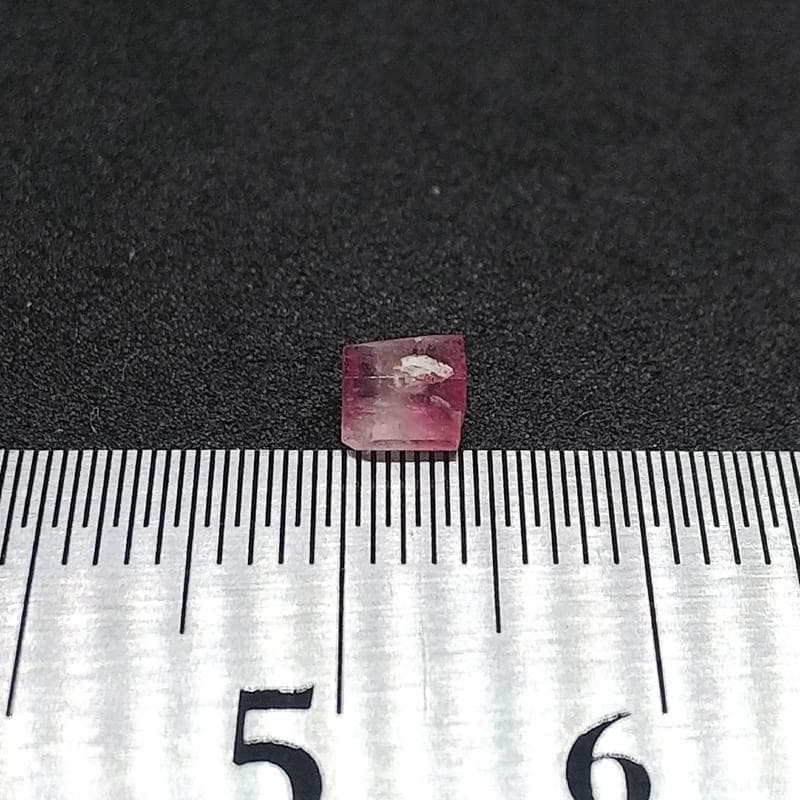 341 レア ペツォッタイト ラズベリル 結晶 原石