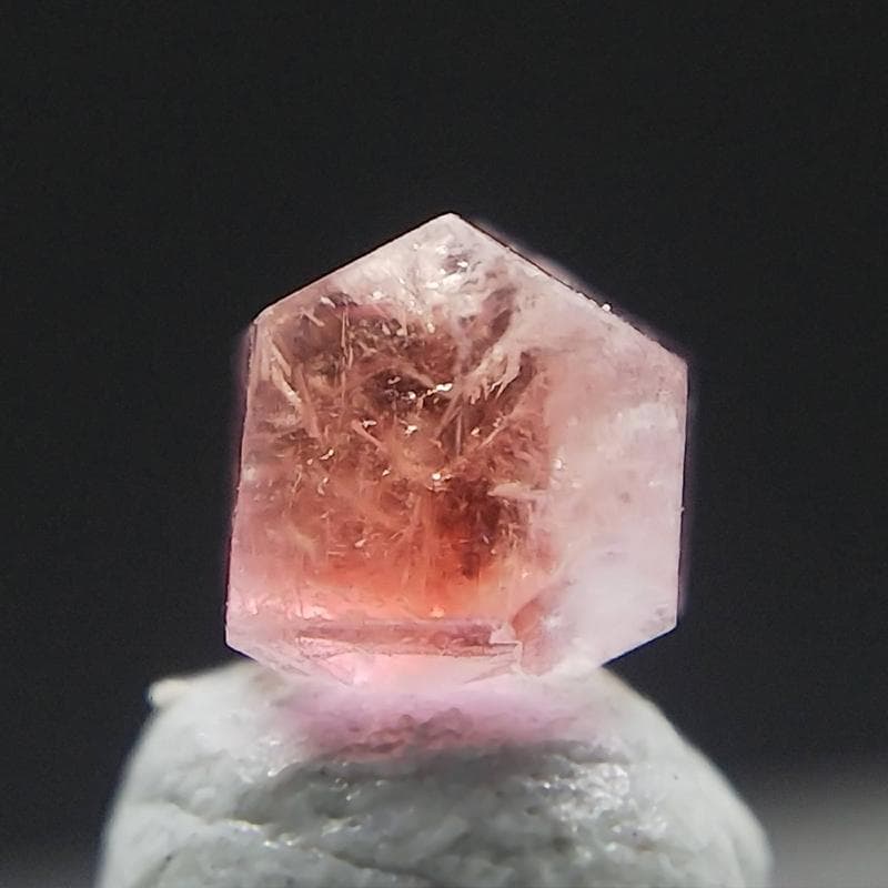 341 レア ペツォッタイト ラズベリル 結晶 原石