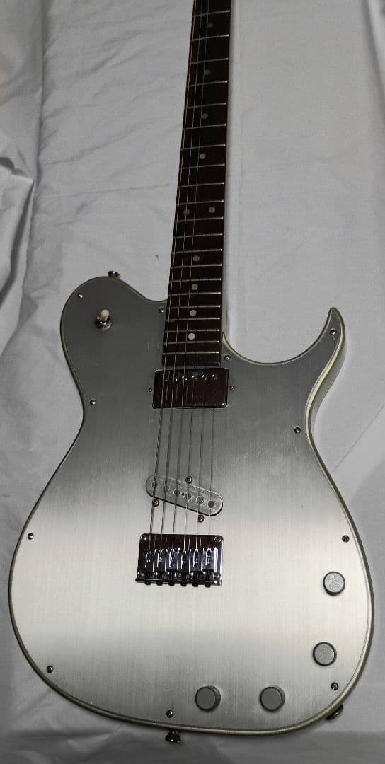 Razo Grayn＊アルミトップギター