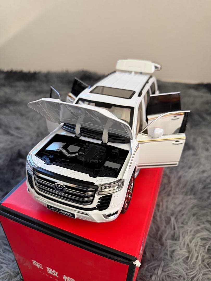 値下げ不可トヨタ ランドクルーザー ミニカー 1/18
