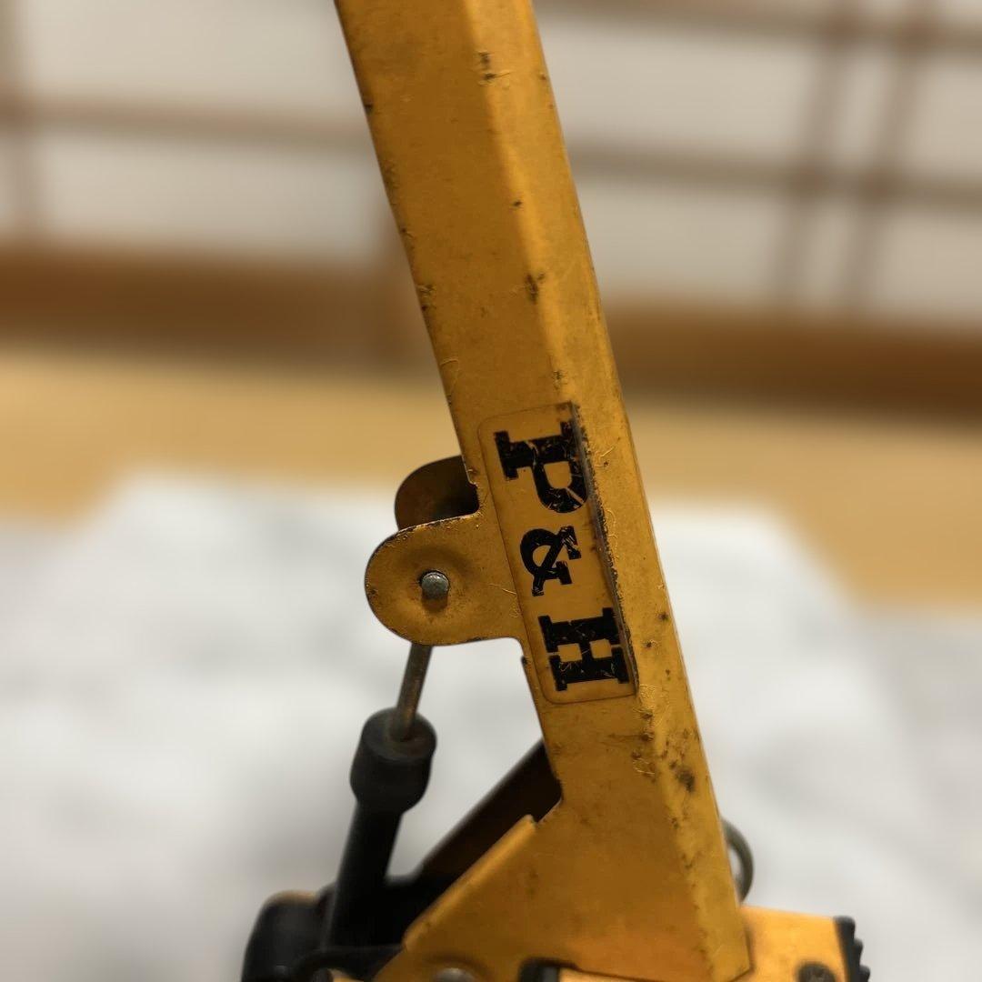 昭和レトロ　鉄のオモリの付いたクレーン車　日本製