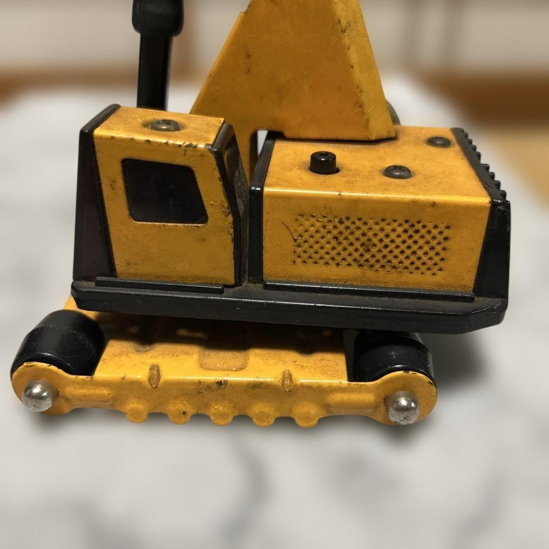 昭和レトロ　鉄のオモリの付いたクレーン車　日本製