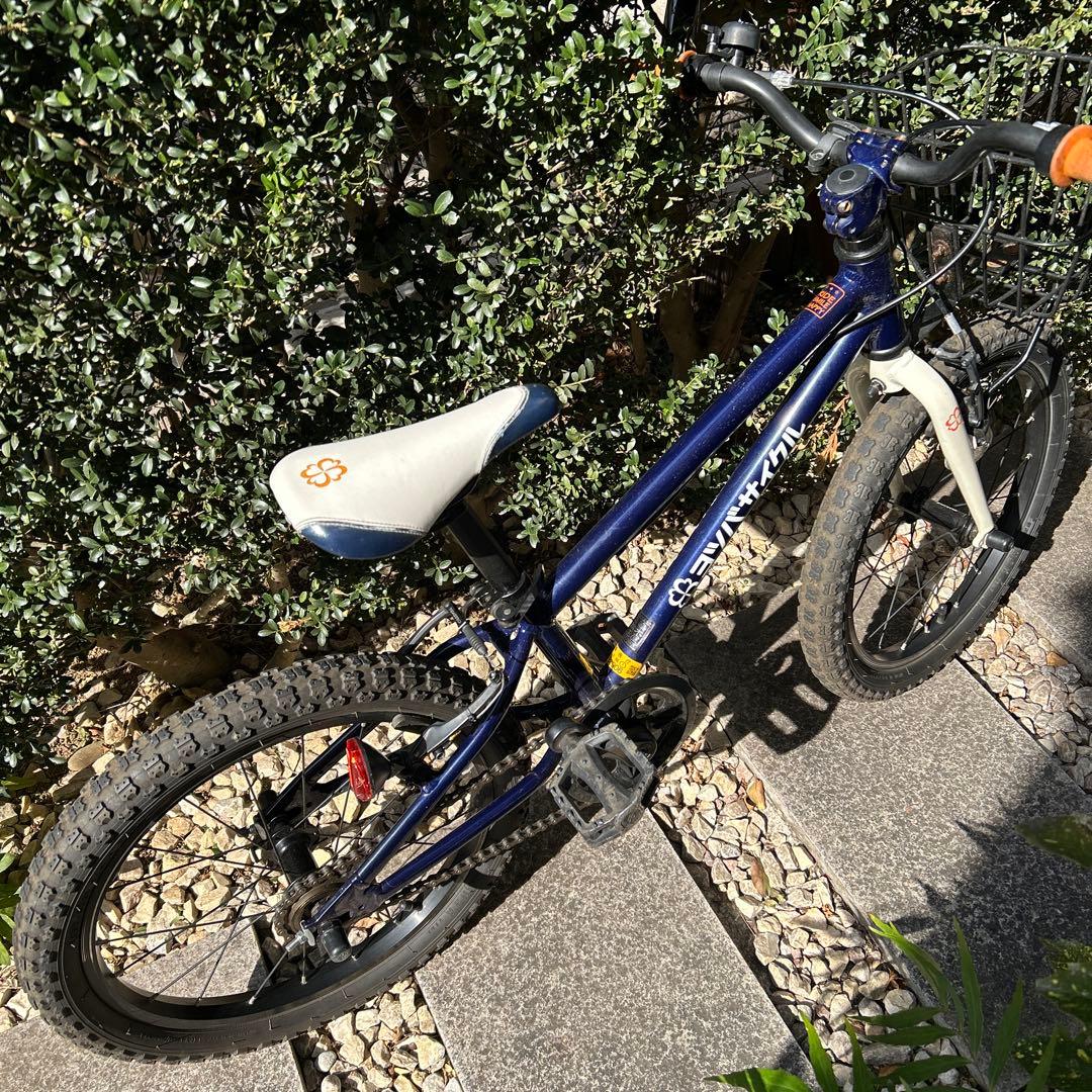 ヨツバサイクル　18インチ　ネイビー