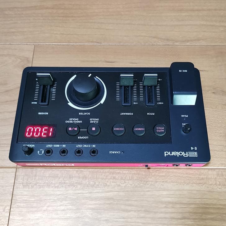 Roland ボーカル用エフェクター E-4 VOICE TWEAKER