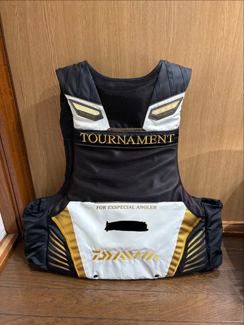 美品　ダイワ　トーナメント　ライフジャケット　XL 難あり