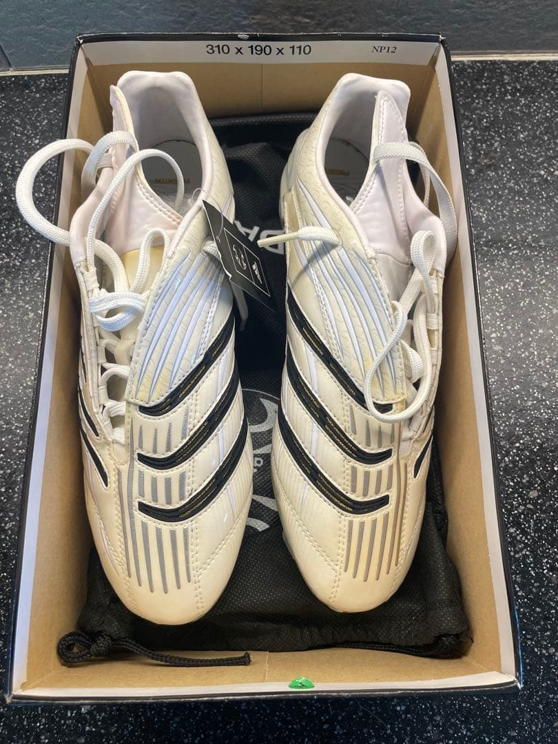 アディダス　プレデター　アブソリュート　ベッカムモデル　新品未使用