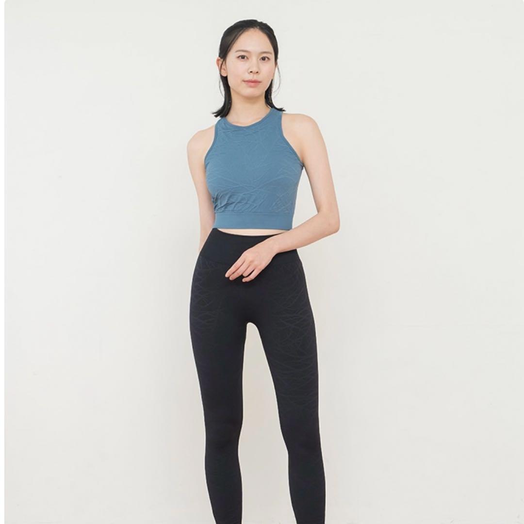 新品 SUKALA ジオメトリックアクティブブラトップ Mサイズ