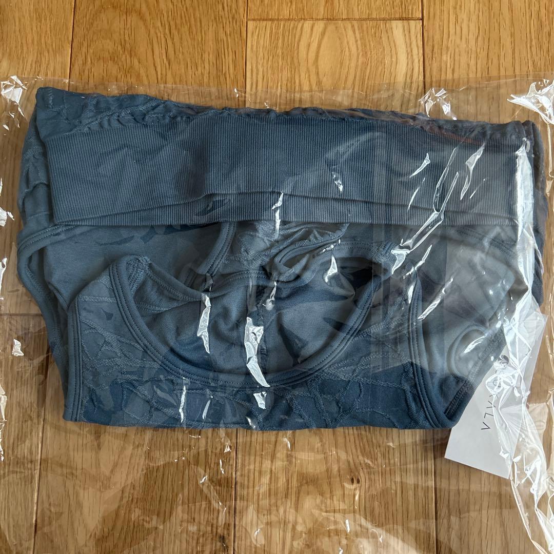 新品 SUKALA ジオメトリックアクティブブラトップ Mサイズ