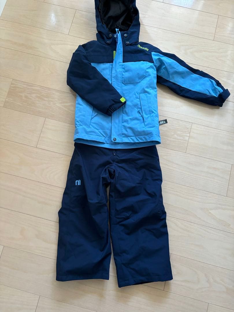 キッズ　ジュニア　スノーウェア・スキーウェアセット120cm