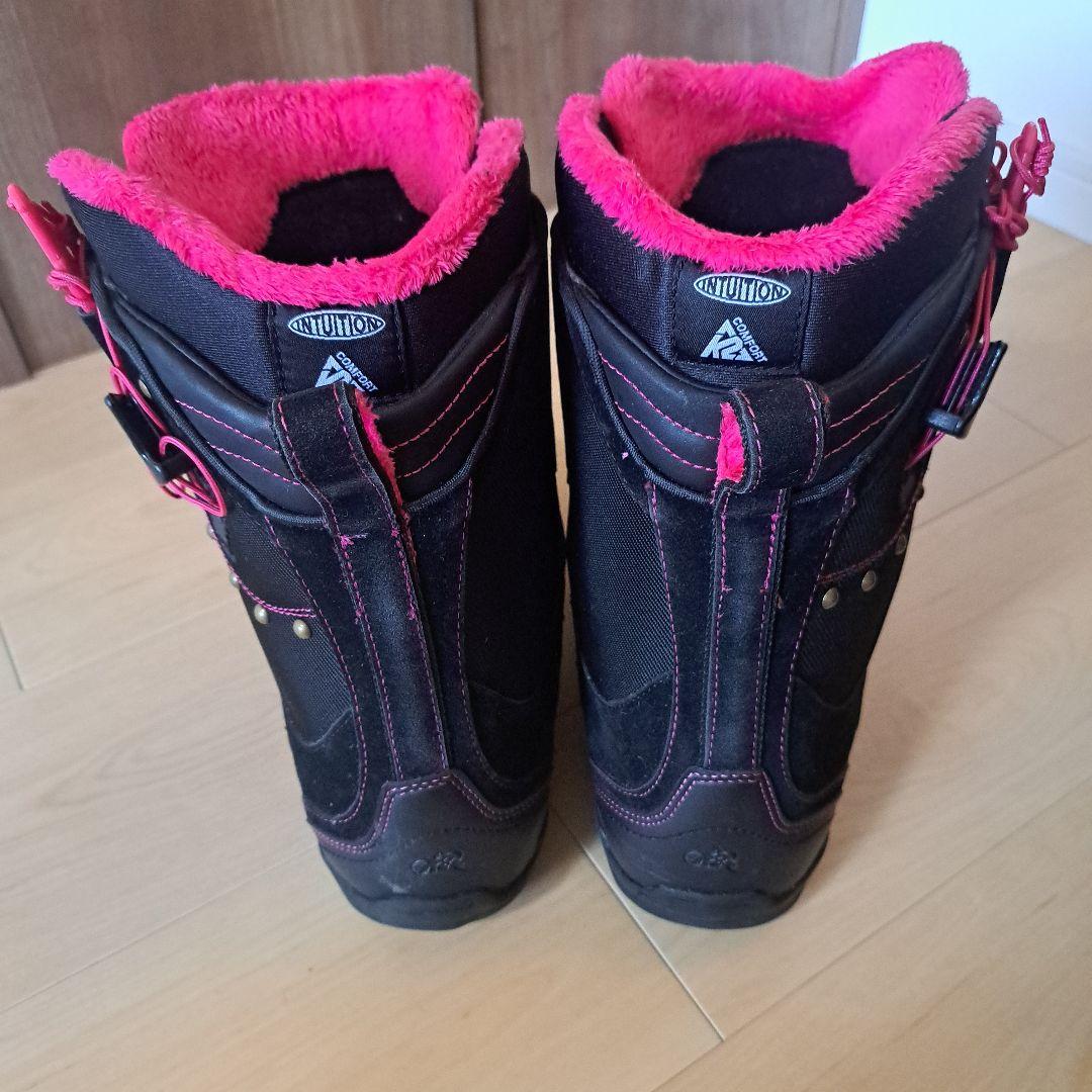 着用数回のみ　スノーボードブーツ 24cm